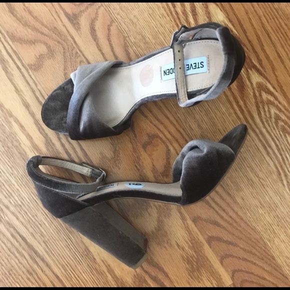 (SOLD) Steve Madden Block Heels - Picture 3 of 10